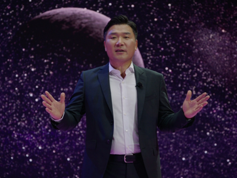 3万多的手机，4分钟就被一抢而空，这到底是一个什么概念