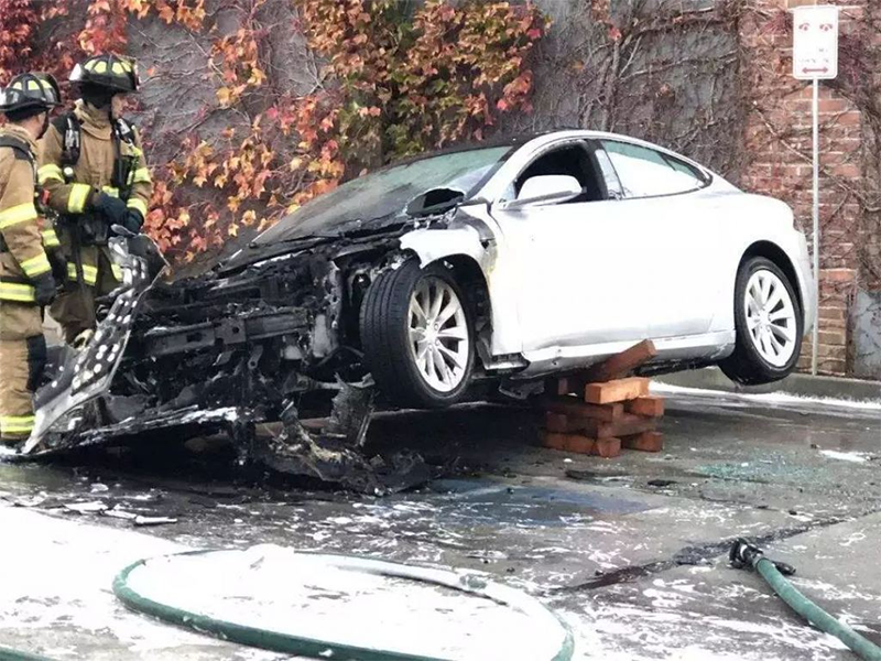 刀片电池对比三元锂电池 谁才是新能源的未来