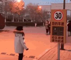 “大师的棋局着实难到我了,当真无解吗?”哈…注定要输钱了吗