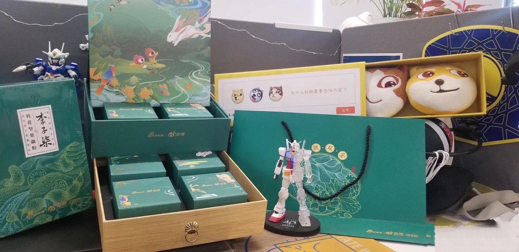 互联网中秋月饼第一弹！腾讯：万里长城共婵娟