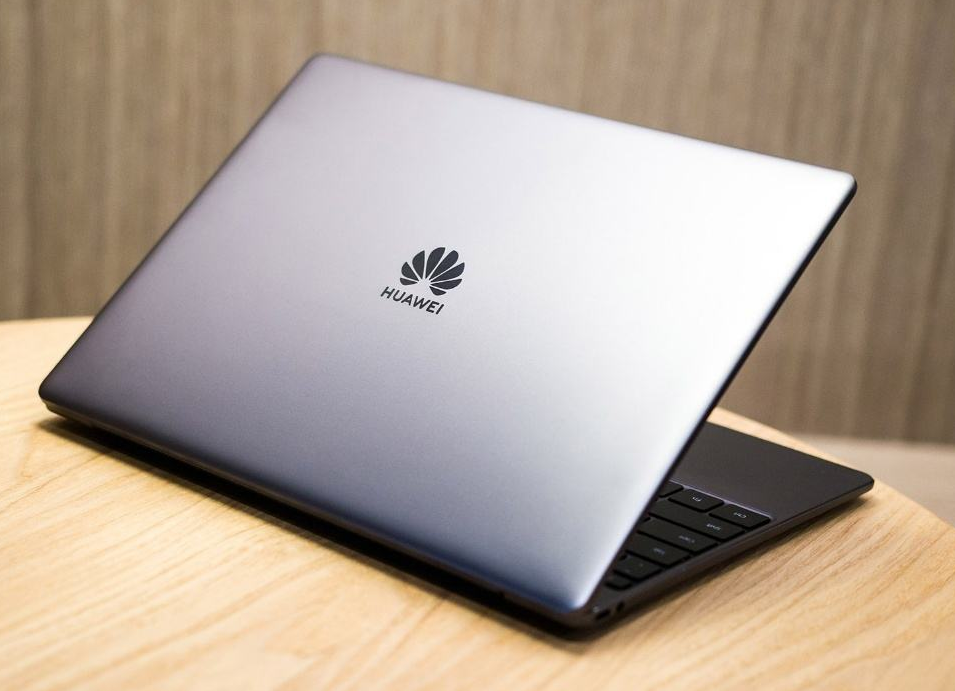 华为已经开发出纯国产的电脑，但是想超越苹果，还有很长的路要走