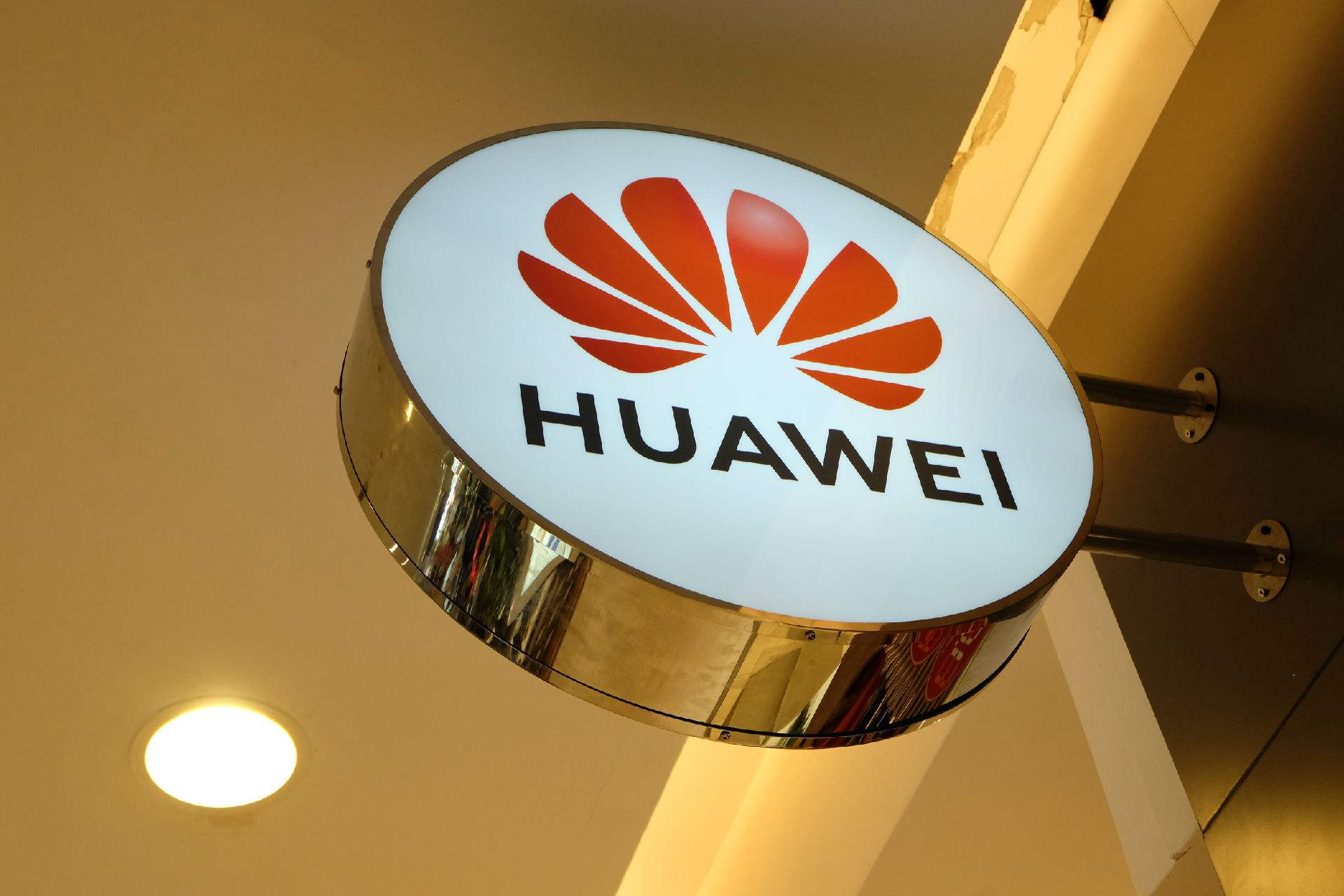 正式确认！鸿蒙名单曝光，55款机型支持升级，这些手机将被淘汰