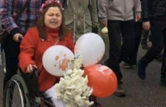 果然,暴徒都是雇来的!一天100卢布,年纪越大给得越多