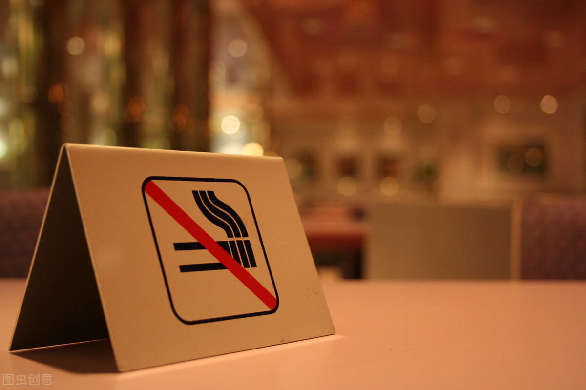 网吧深陷“倒闭潮”，“禁止吸烟”和智能手机是关键原因？