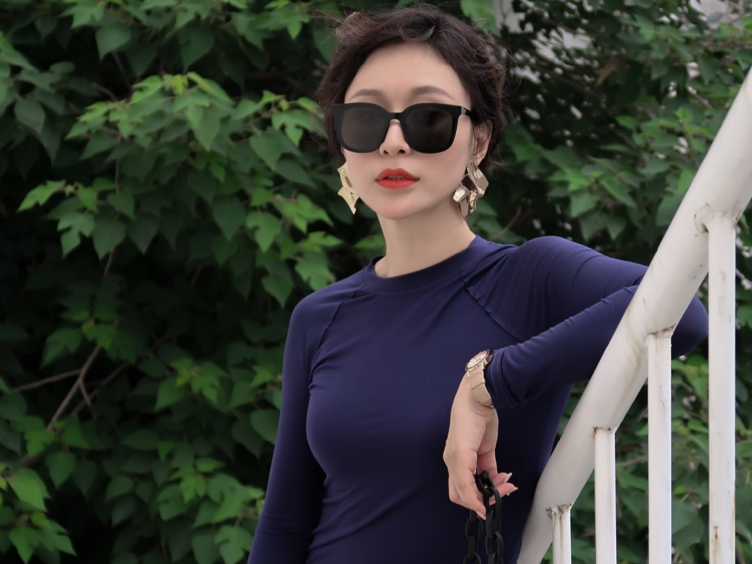 17岁中戏爱上穷小子，裸婚后为生活摆地摊，今因《三十而已》翻红