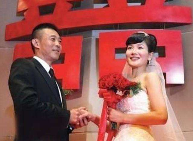 侯勇为潘雨辰“抛弃”妻子，9年后妻子活成了想要的样子