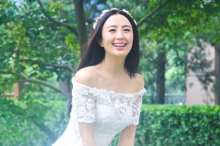 知名女星，拍戏途中意外怀孕，现孩子11岁，不知生父是谁