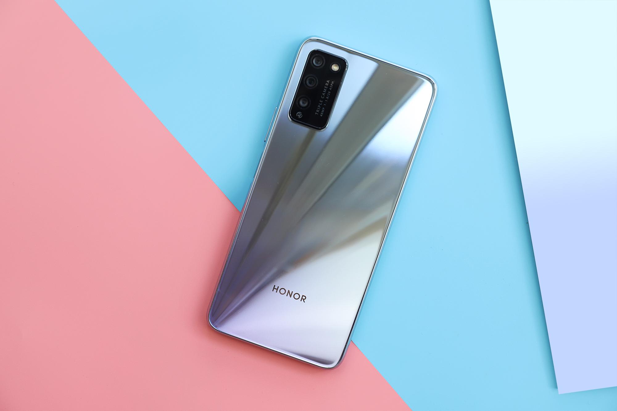 从2199降至1599，从中端市场降至千元市场，可依旧卖不动