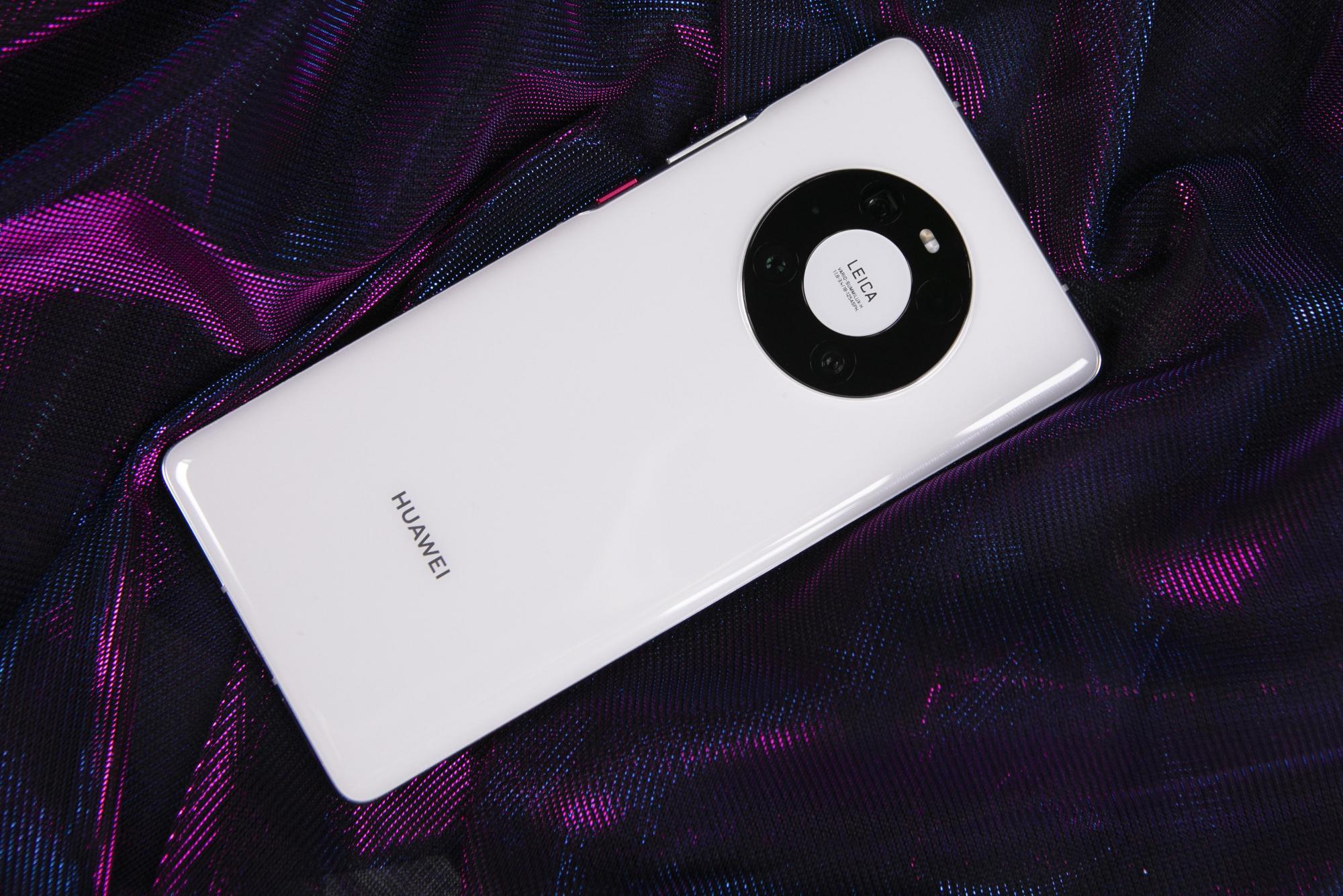 很多人宁愿选华为mate40pro，也不选苹果12pro呢？