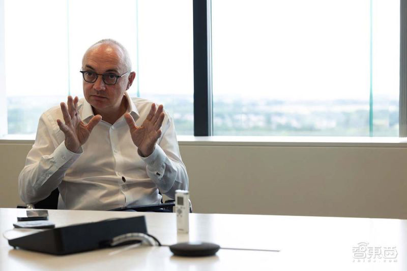 将芯片节点缩小至 1nm 以下:彭博社对话 IMEC CEO