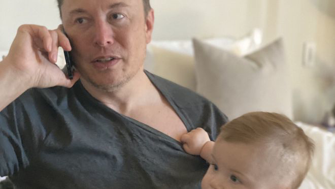 马斯克呼吁多生孩子遭质疑:你有时间照顾?