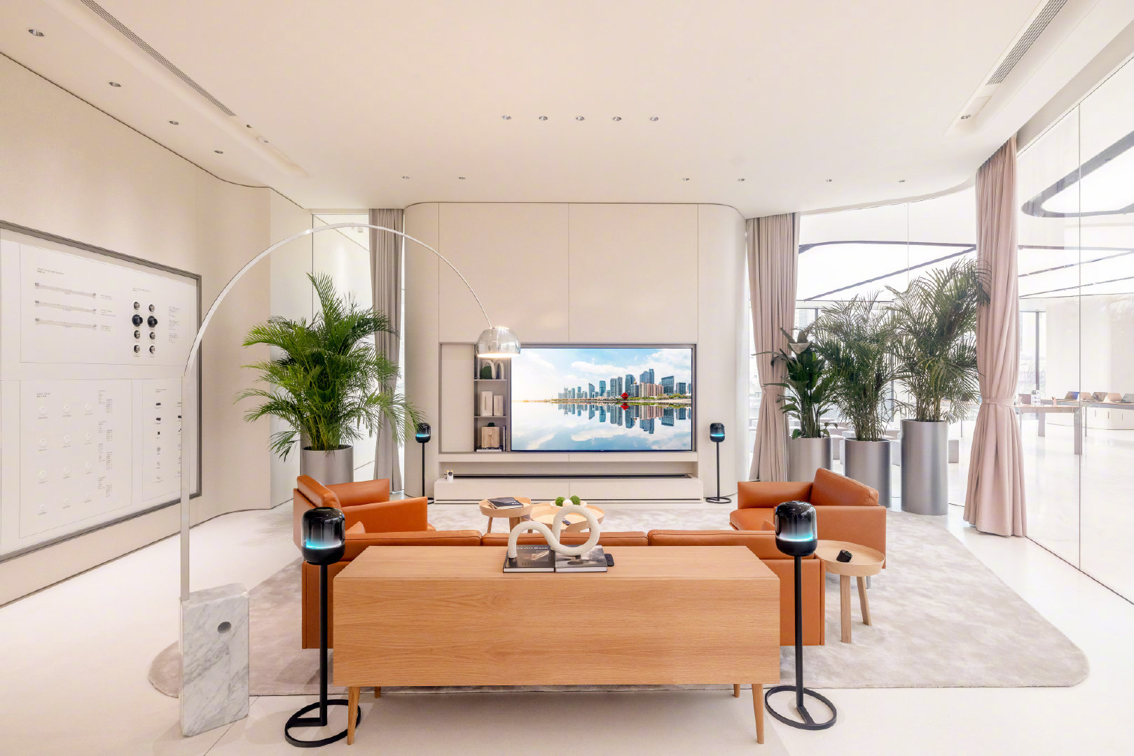 2021 年最后一天,山东首个华为旗舰店青岛万象城店明日正式开业:还有 AITO 汽车等展品