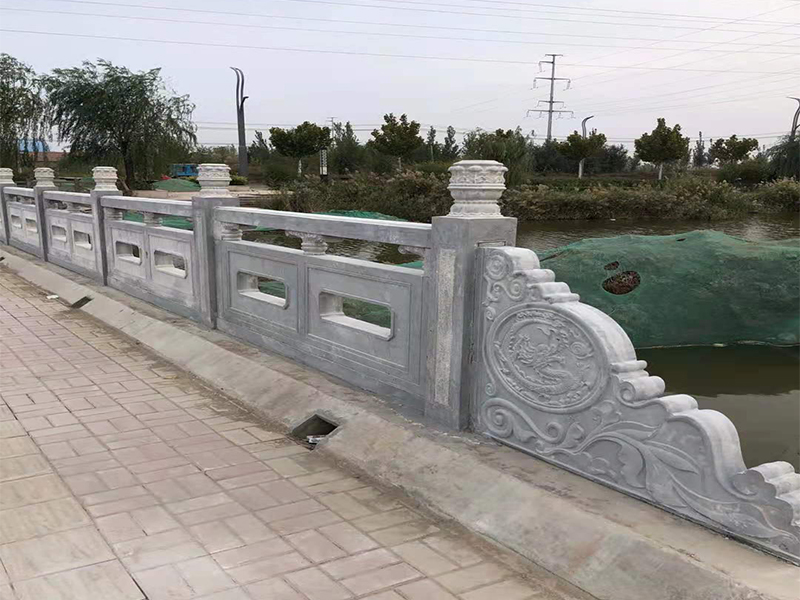 汉白玉石材栏杆和园林景观中整体石桥的价格