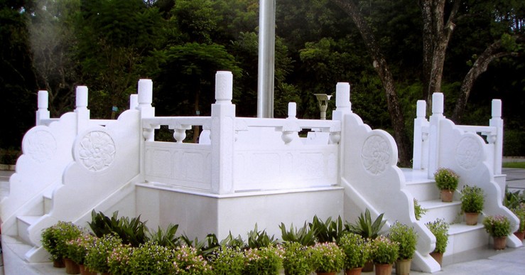 中国大理石汉白玉：“玉砌朱栏”,“华丽如玉”