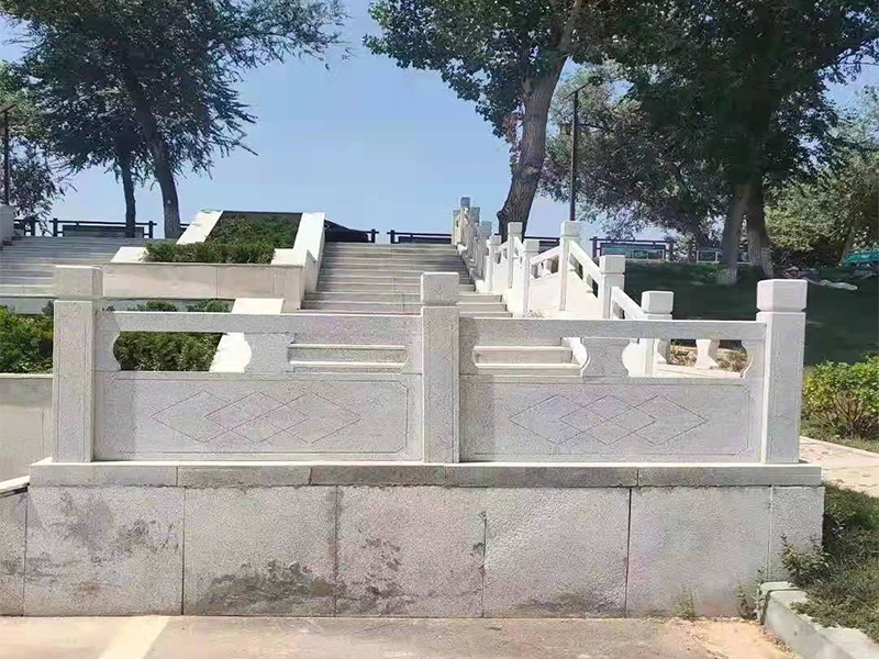 介绍几种常用的河道石材栏杆款式及造价