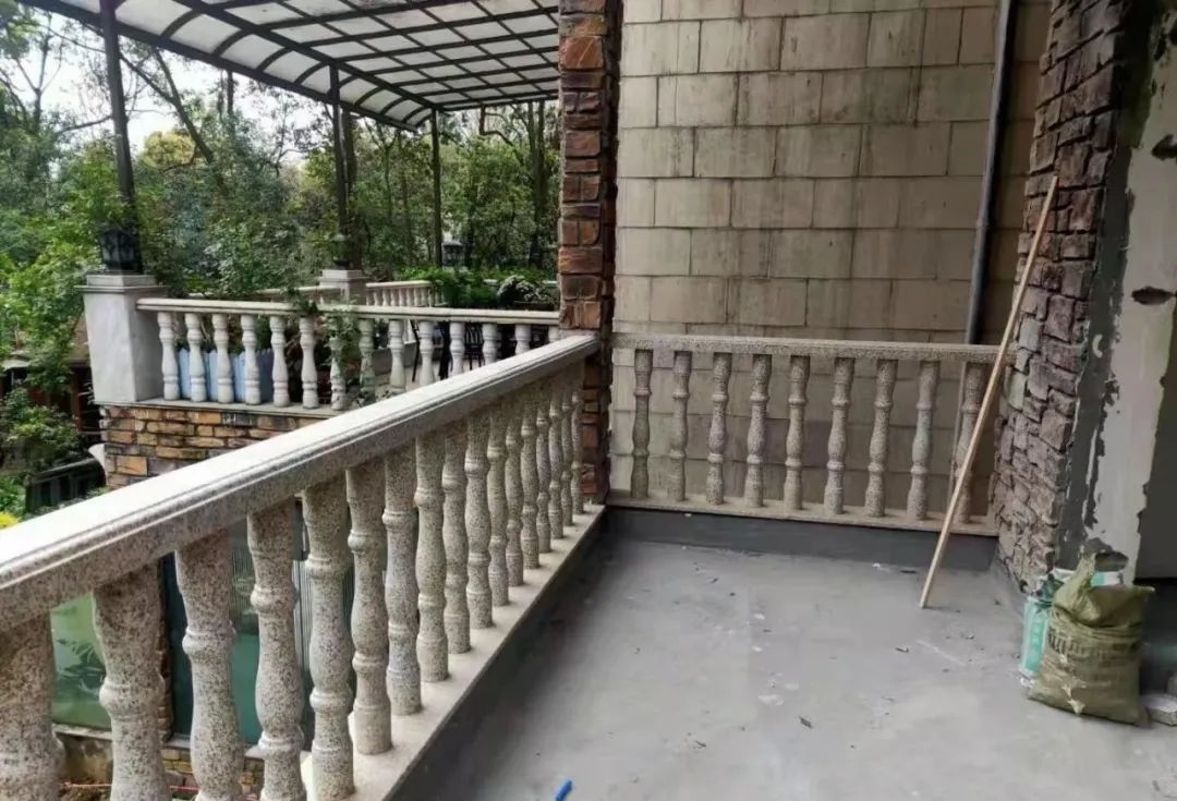 石材栏杆的优缺点，为什么现在石材栏杆看到的很少呢？