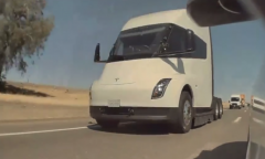 特斯拉电动卡车 Semi 被发现在加州公共道路上进行测试!
