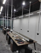 深圳公司神操作引热议：每个工位都装监控，既拍屏幕又拍人