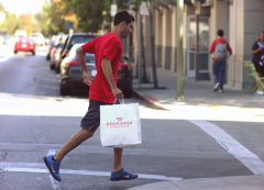美国外卖配送平台 DoorDash 即将结束与沃尔玛 的配送合作