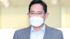 李在镕机场回应称“公司发展更重要”