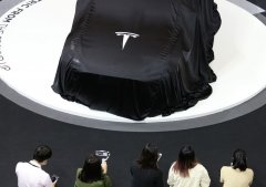 特斯拉股价 2022 年大跌 61%，做空者狂赚 150 亿美元